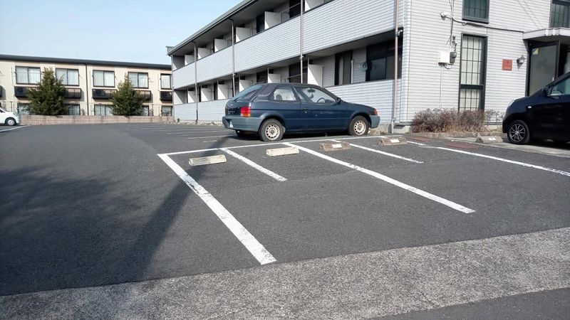 レオパレスＮＩＳＨＩＨＡＲＡ 駐車場