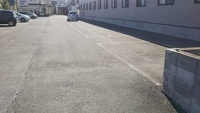 レオパレスクレール 駐車場