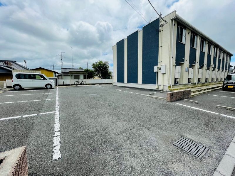 LEONEXT HOPE IV 停车场