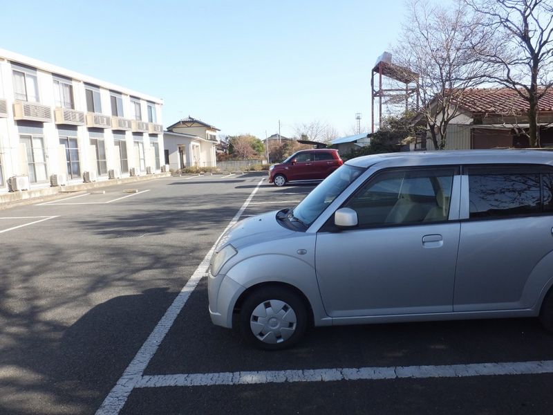 レオネクストタビィ 駐車場