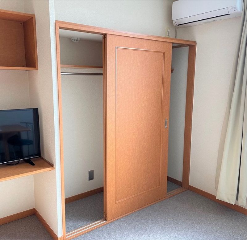 レオパレスコスモハイツ 収納