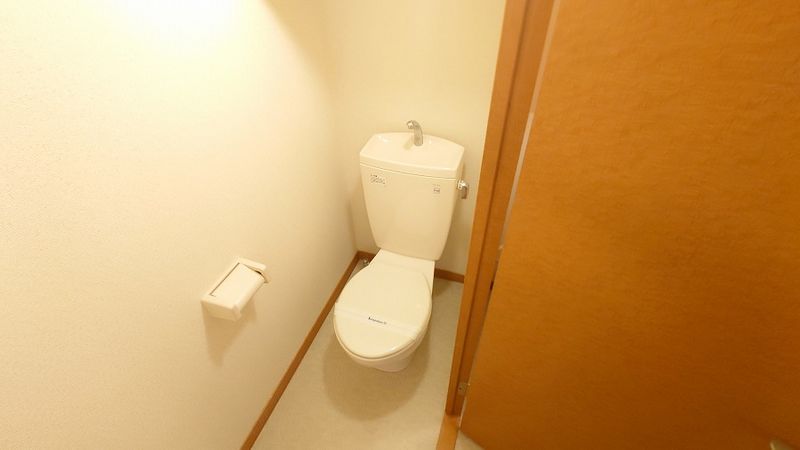 レオパレスエレガンス トイレ