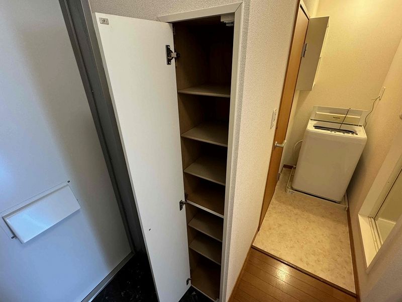 レオパレスメイセイⅢ 玄関