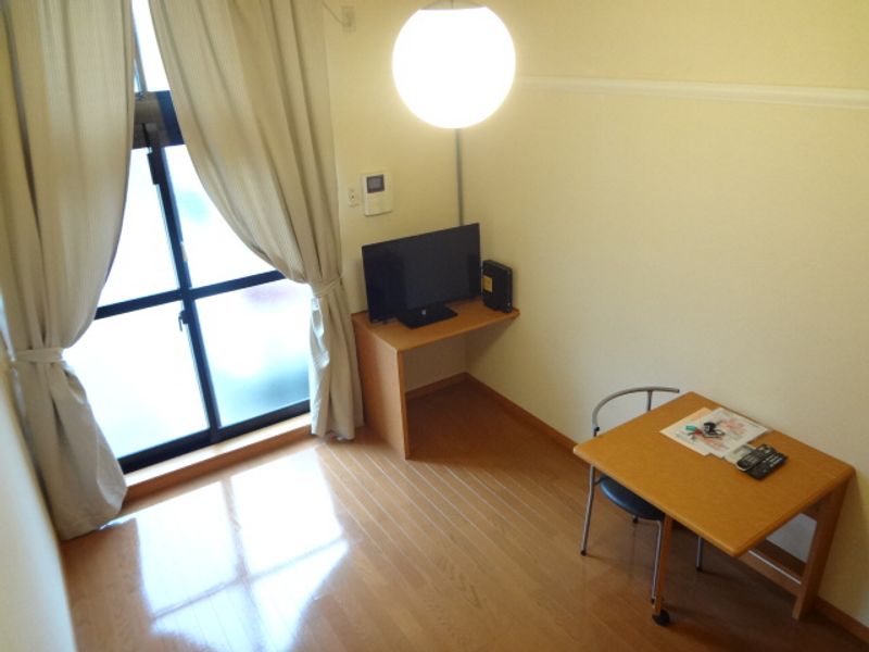 レオパレスサンシャインⅡ 居間