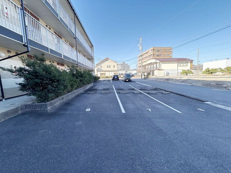 レオパレスノーブル 駐車場