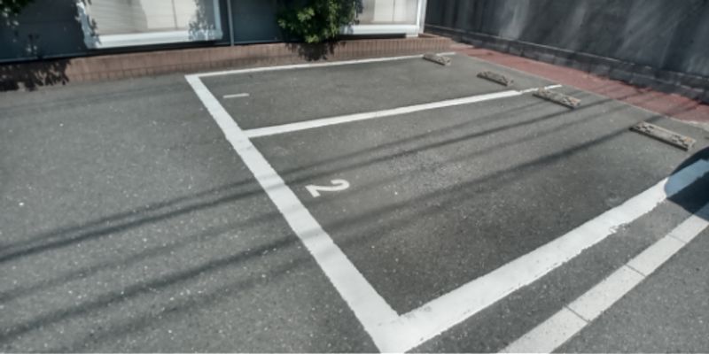 レオパレスしらべ 駐車場