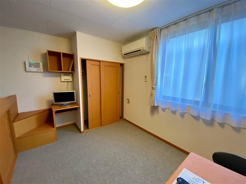 レオパレス星 居間