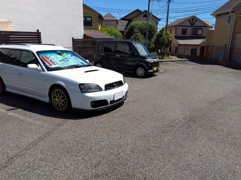 レオネクストウリュウ 駐車場