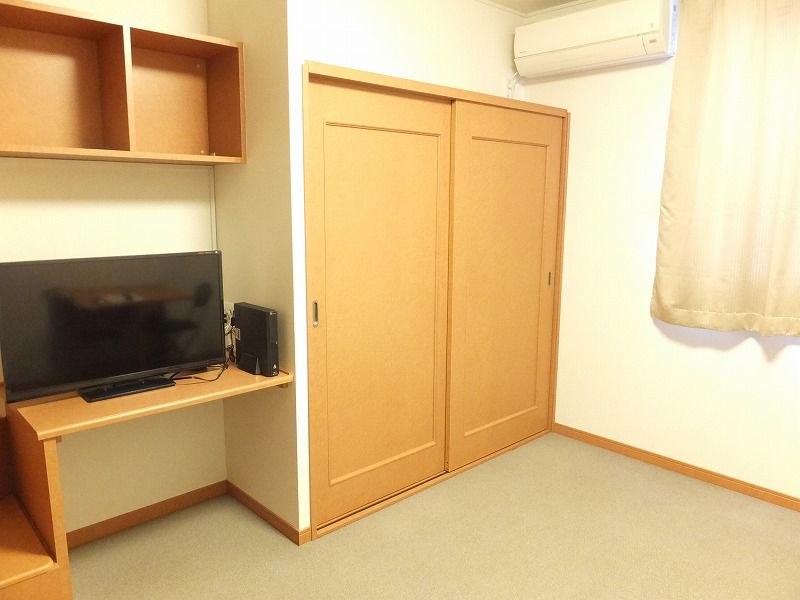 レオパレスセレッソ 居間