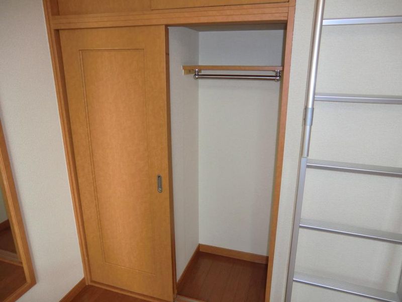 レオパレスみどり 収納