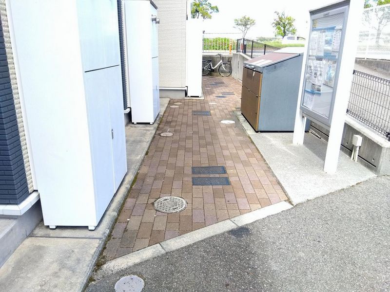 レオネクストウリュウ エントランス