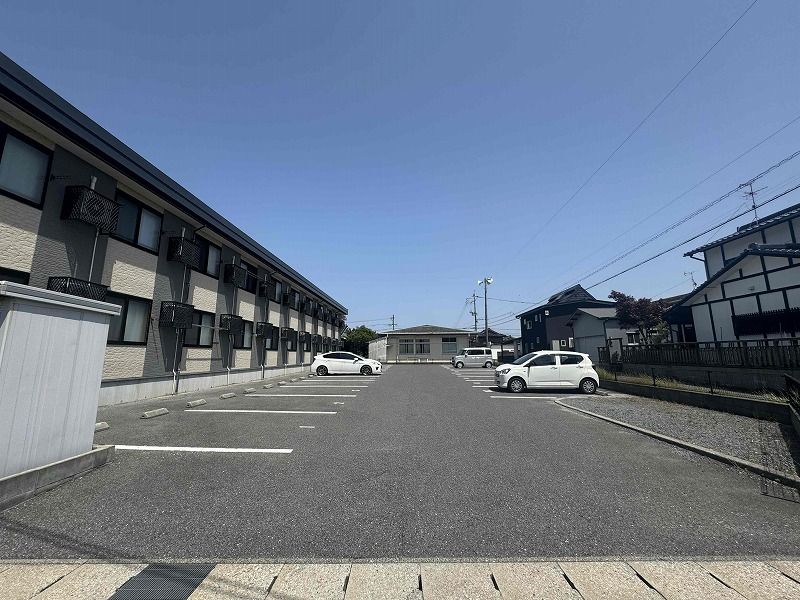レオパレスＨＡＮＡ 駐車場