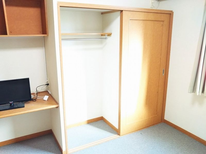 レオパレスヤマヒコ 収納