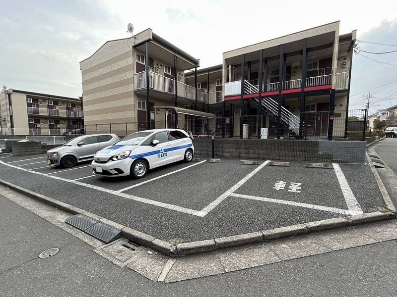 レオパレスカサブランカⅡ 駐車場