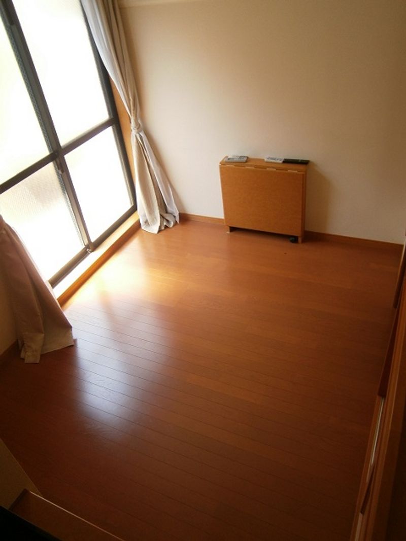 レオパレス和 居間