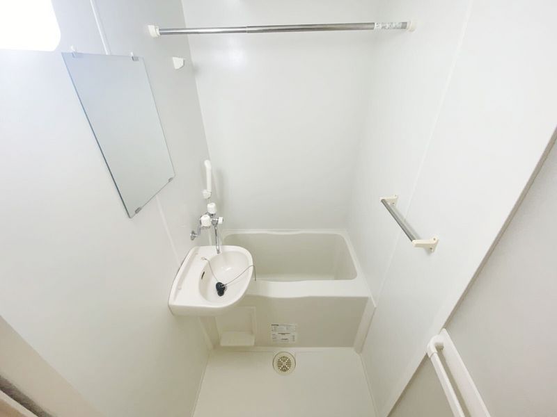 LEONEXT Inanishi Phòng tắm