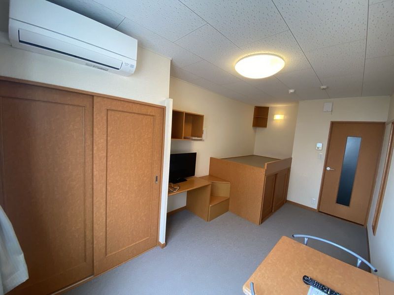 レオパレス森本北 居間