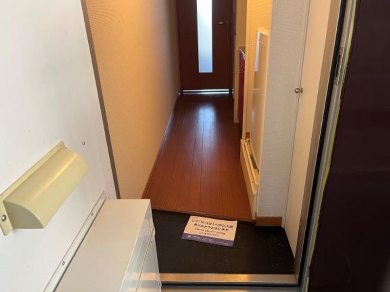 レオパレスマヤコート 玄関