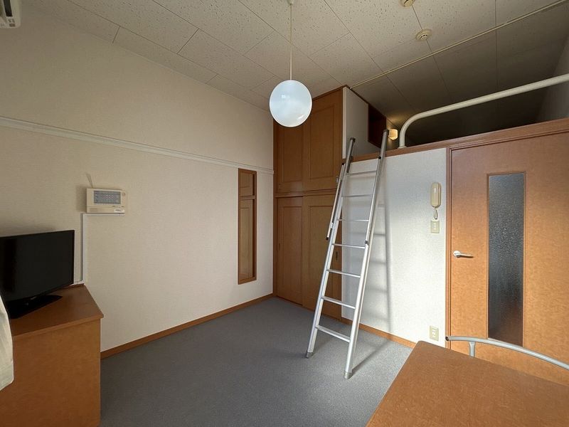 レオパレスコンプリートＹ 居間