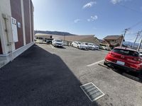 LEONEXT Orange Hills 停车场