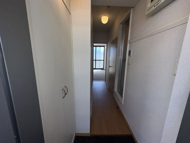 レオパレスプランドール鶴見 玄関