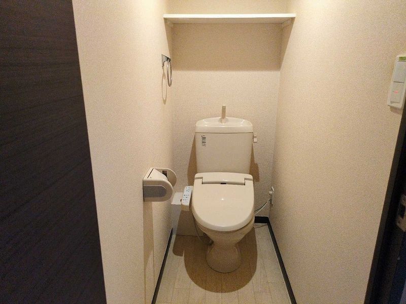 LEONEXT Lumiere Nishidai III Toilet