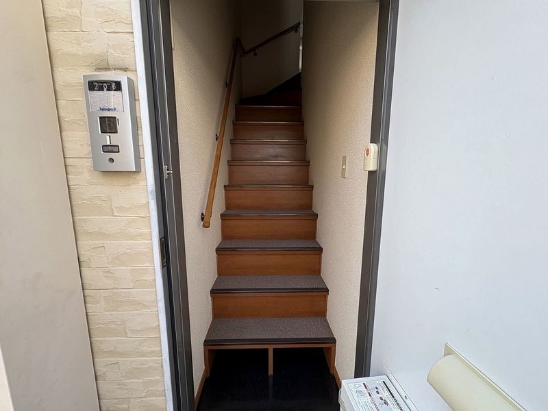 レオパレスもみじ山 玄関