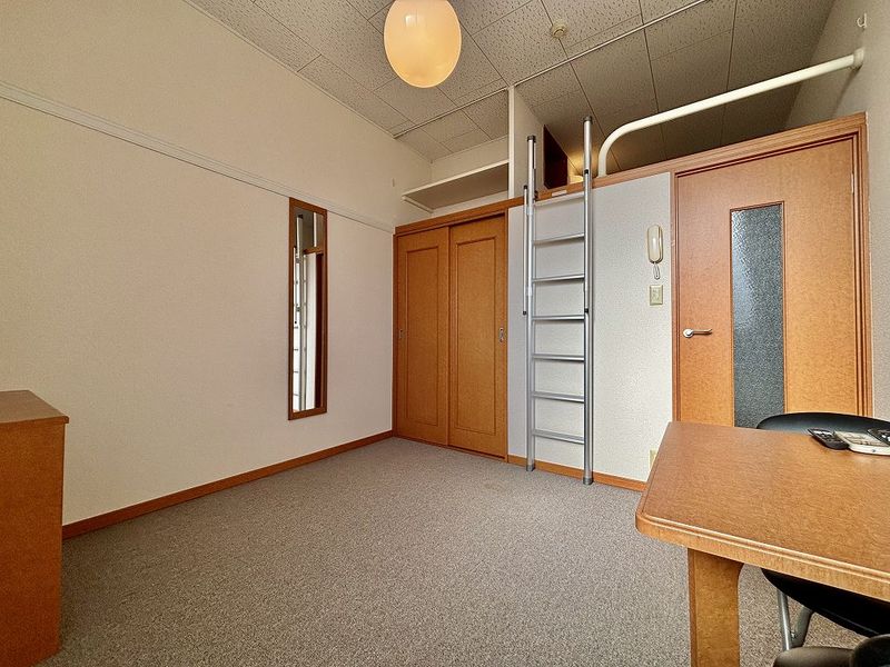 レオパレスフロンティア 居間