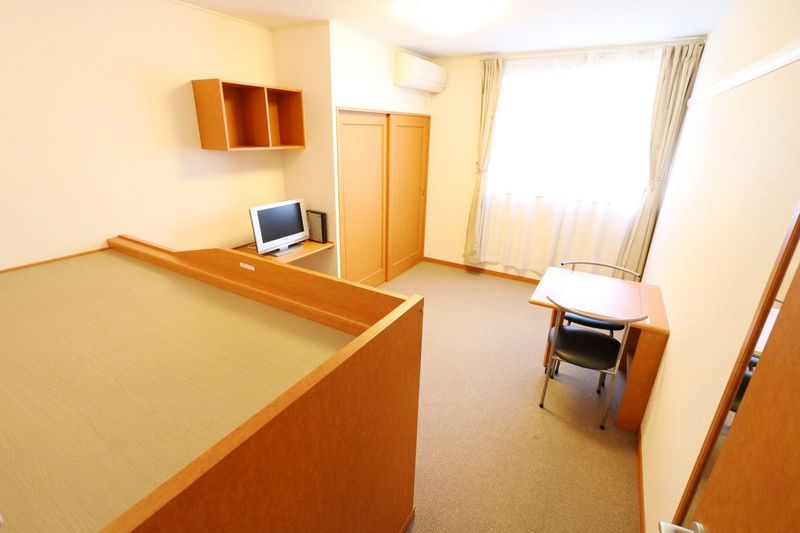 レオパレスクレド六甲 居間