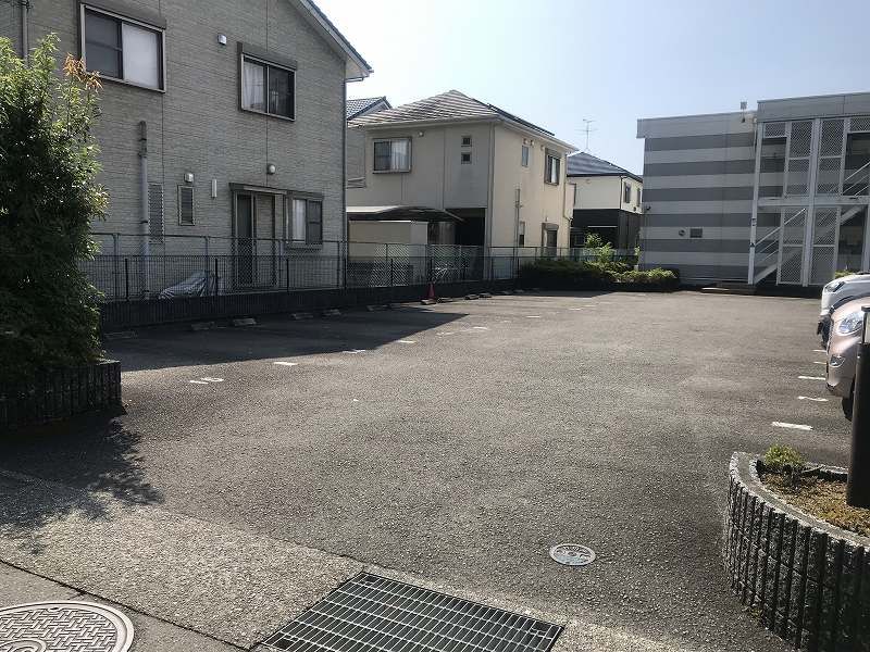 レオパレスウィル 駐車場