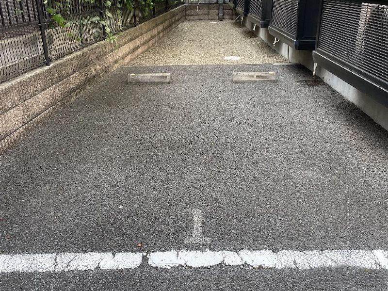 レオパレスフォレストフラワー 駐車場