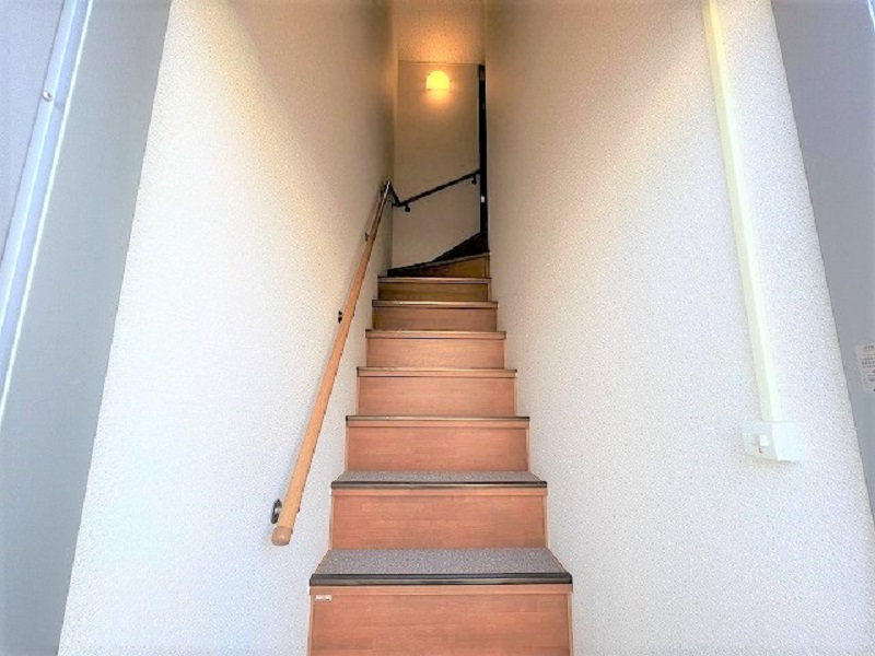 レオパレスＷｉｎｇ 玄関