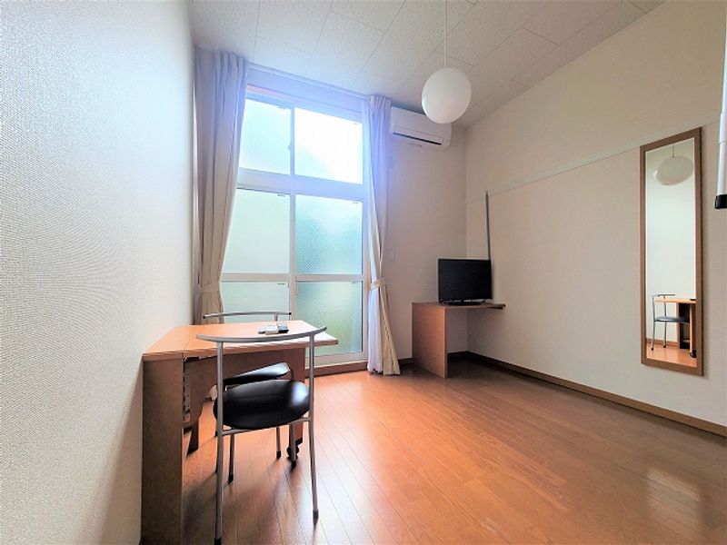 レオパレスフロンティア 居間