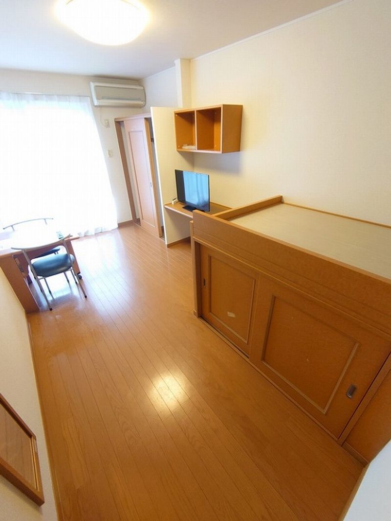 レオパレス湖浜 居間