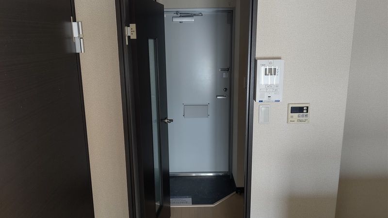 レオネクストミモザ 玄関