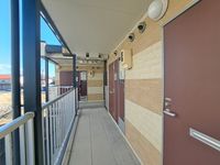 レオパレス成海 玄関