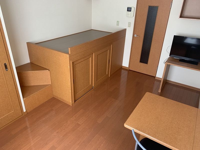 レオパレスコンフォール 居間