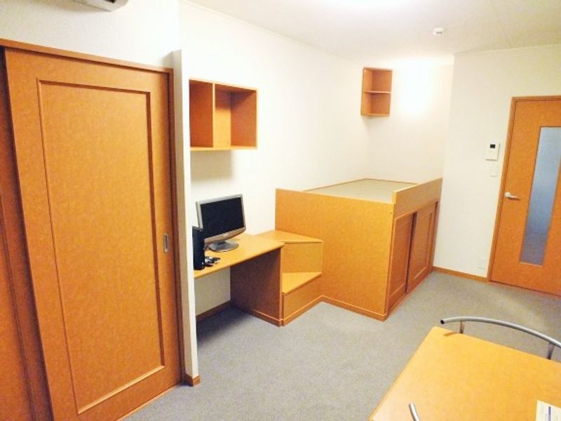 レオパレス梅花 寝室