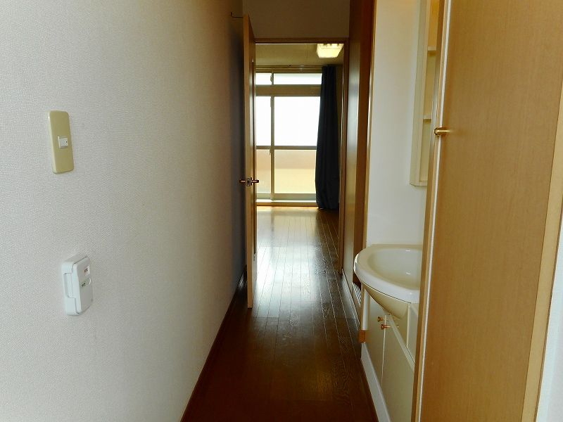 レオパレスさくら 玄関