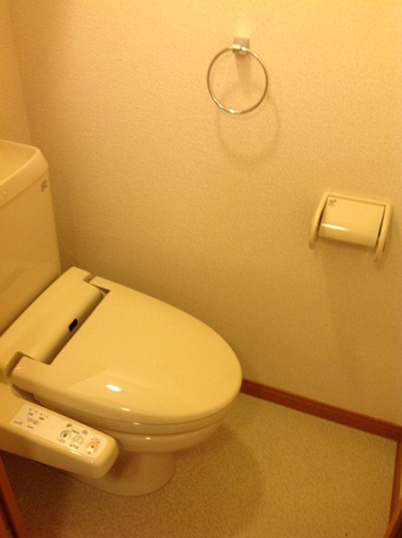 レオパレスかたるぱ トイレ