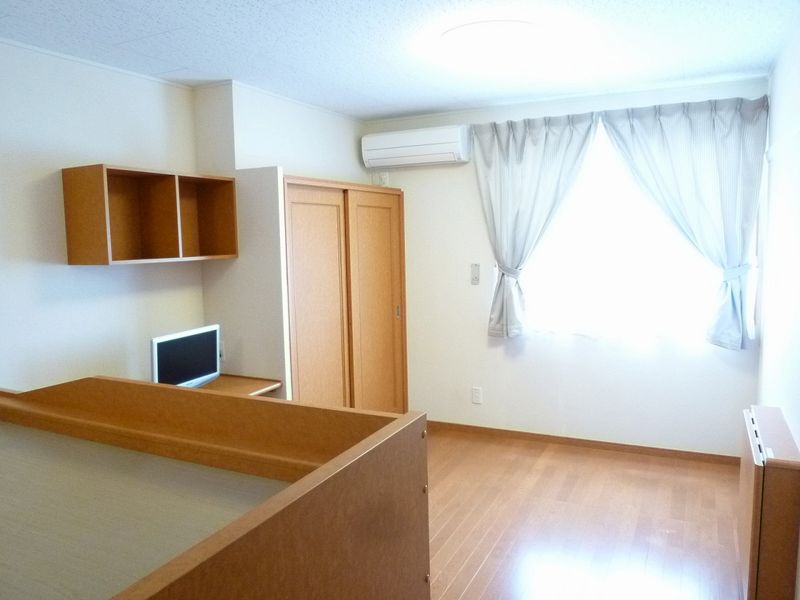 レオパレスタイラ 居間