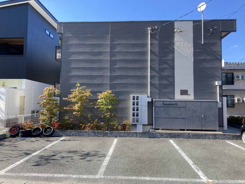 レオパレスさくら 駐車場