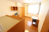レオパレス宮司東 居間