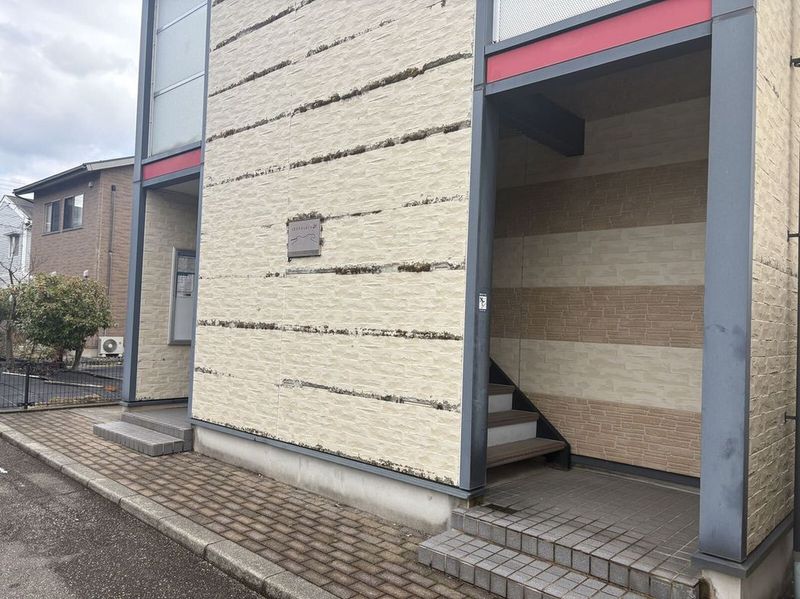 レオパレスメゾンエトワール エントランス