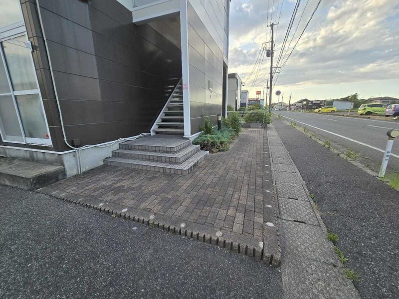 レオパレス大月 エントランス
