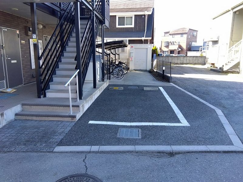 レオネクストサンハイム 駐車場