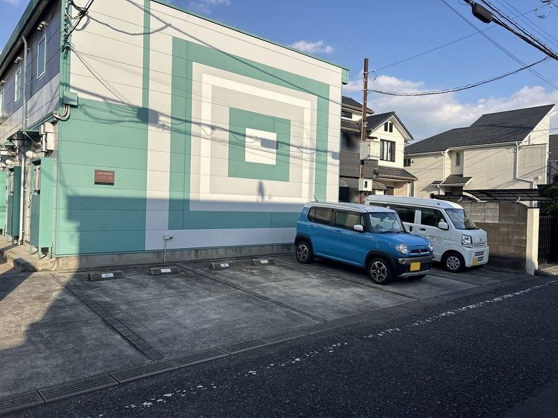 レオパレスジョーヌ 駐車場