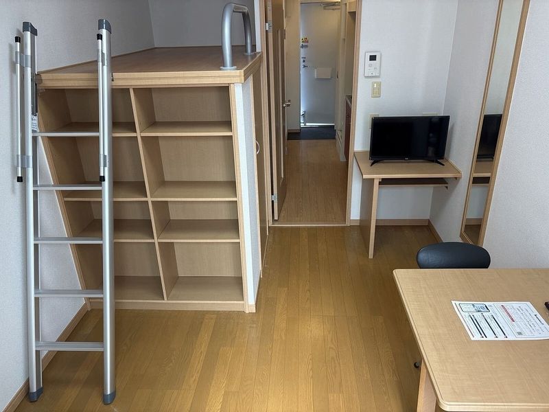 レオパレスこかげ 居間