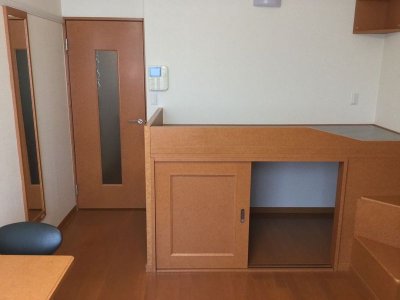 レオパレスメゾン白河 居間