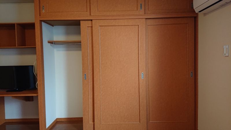 レオパレスプラド 収納